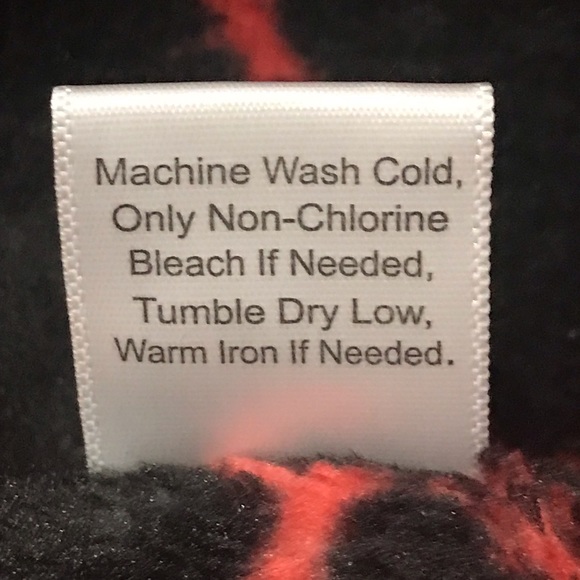 New rare Vera Bradley hooded plush fleece robe, Silhouette Floral red and black - Picture 8 of 15